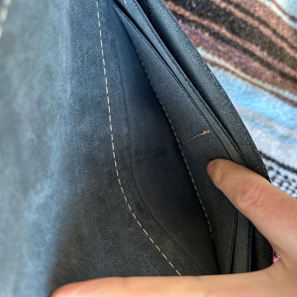 Portland Leather Gray Crossbody Bag - Picture 4 of 6